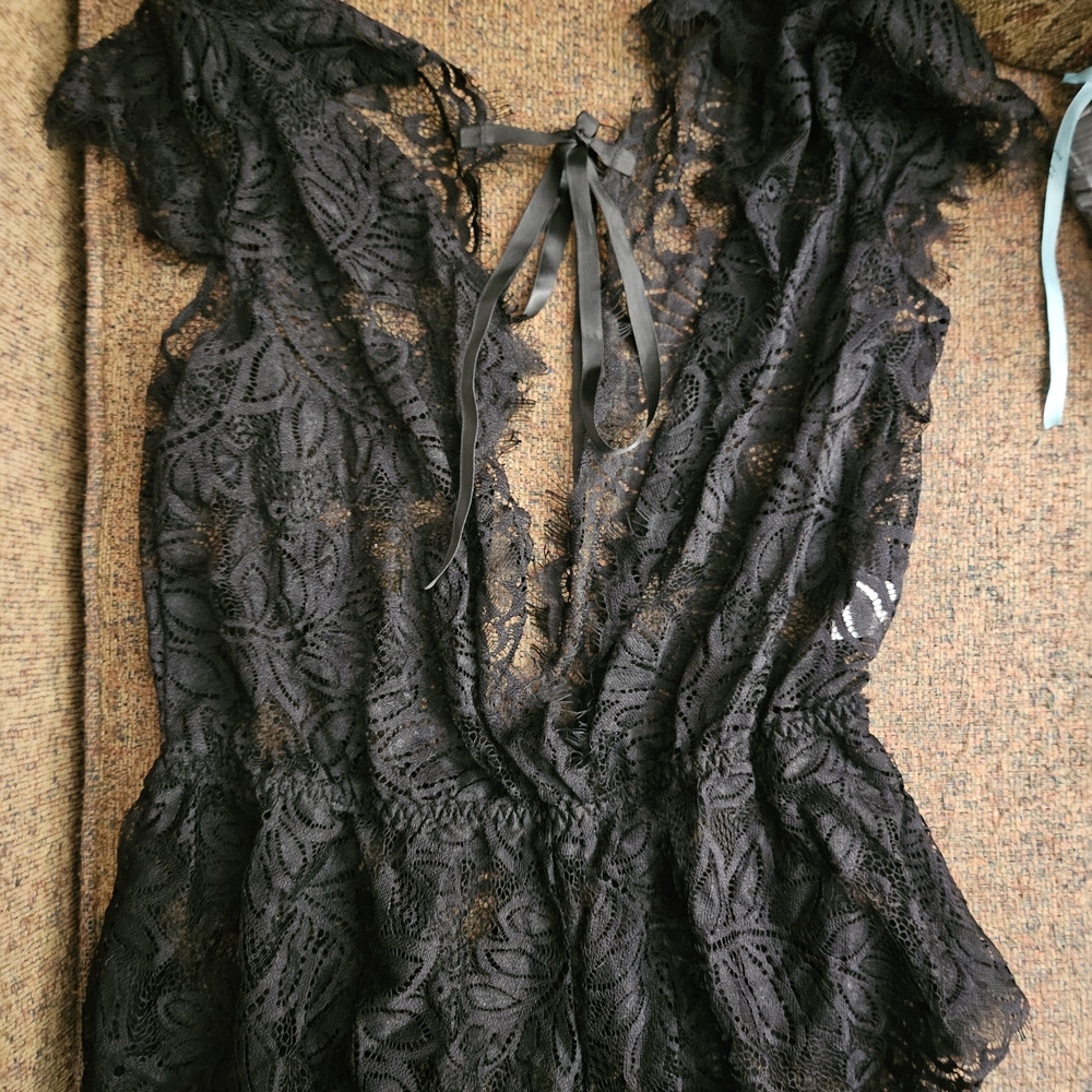 Black Lace V-Neck Sleepwear Romper